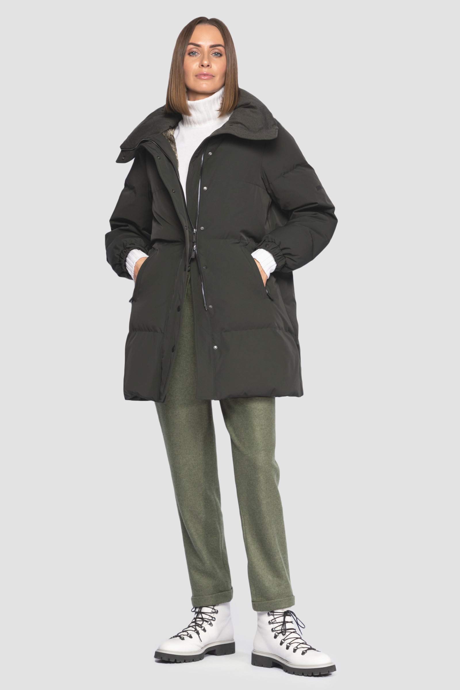 Пуховик Kiton купить в Москве за 314875 рублей (Пол: женский Цвет: т ...
