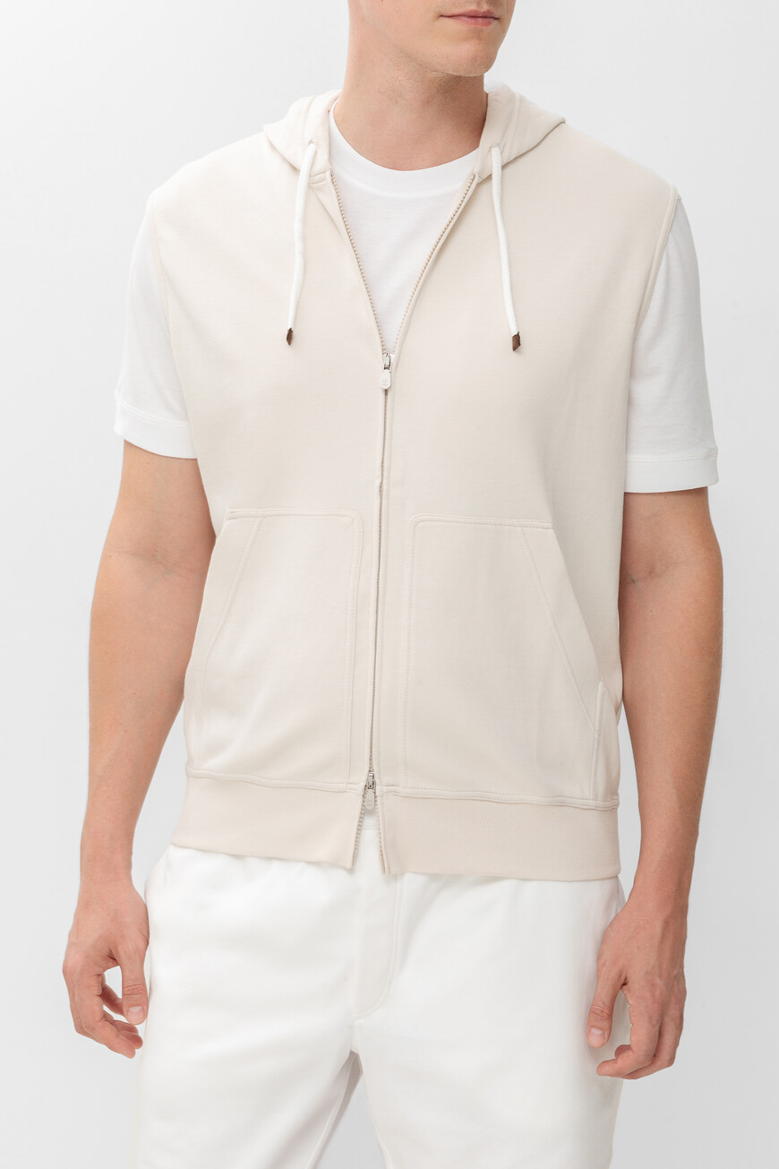 

Жилет Brunello Cucinelli Модель Линии Travelwear, Св.бежевый