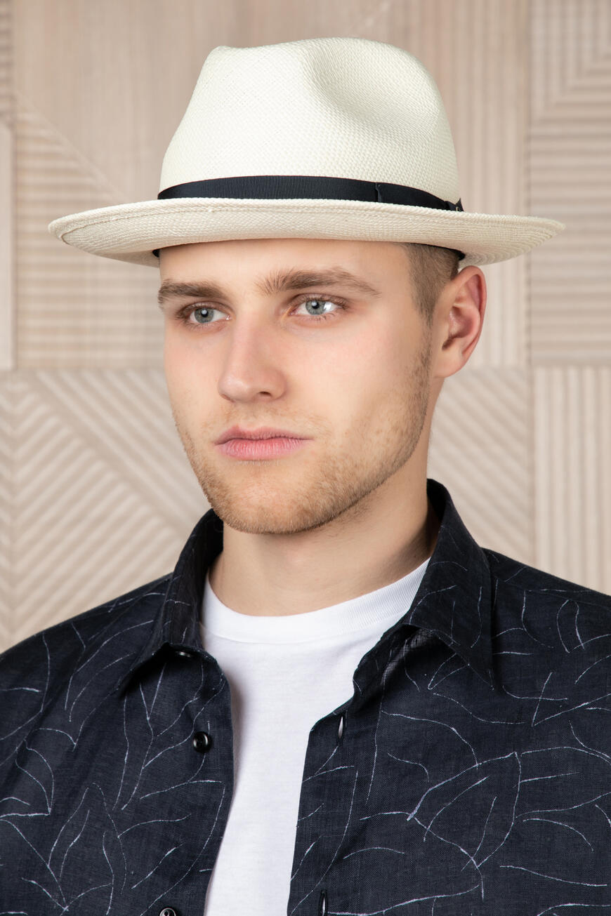 Шляпа Brioni купить в Москве за 28350 рублей (Пол: мужской Цвет: белый ...