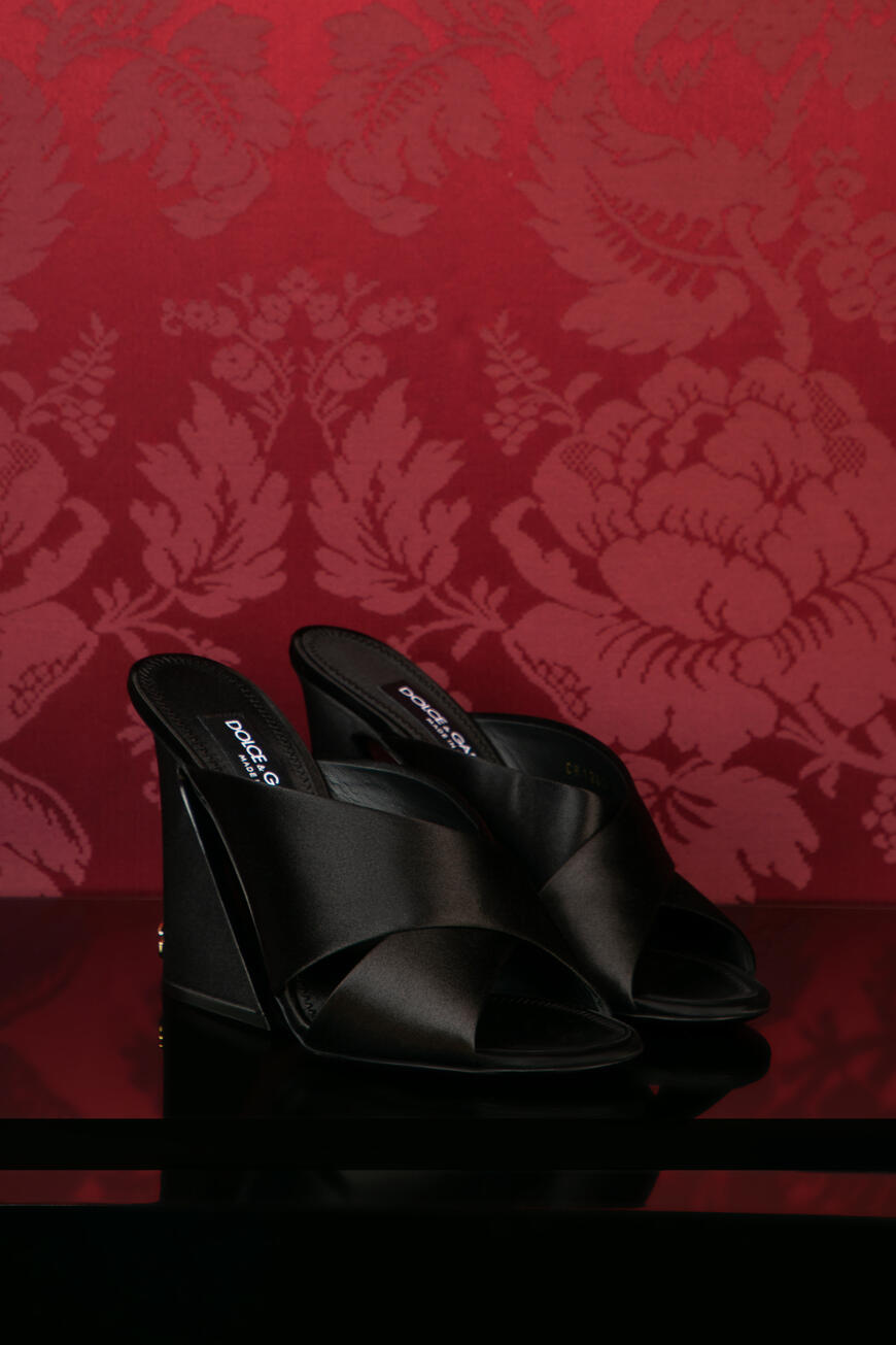 

Мюли Dolce & Gabbana Модель Линии Keira, Черный