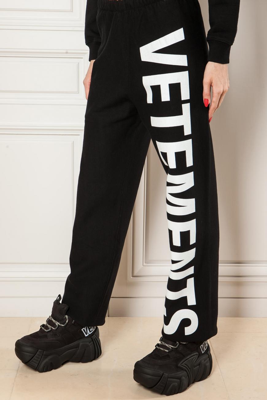 VETEMENTS